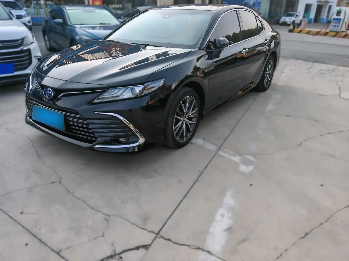 2021 Toyota Camry 2.5L 178HP L4 E-CVT Hybrid