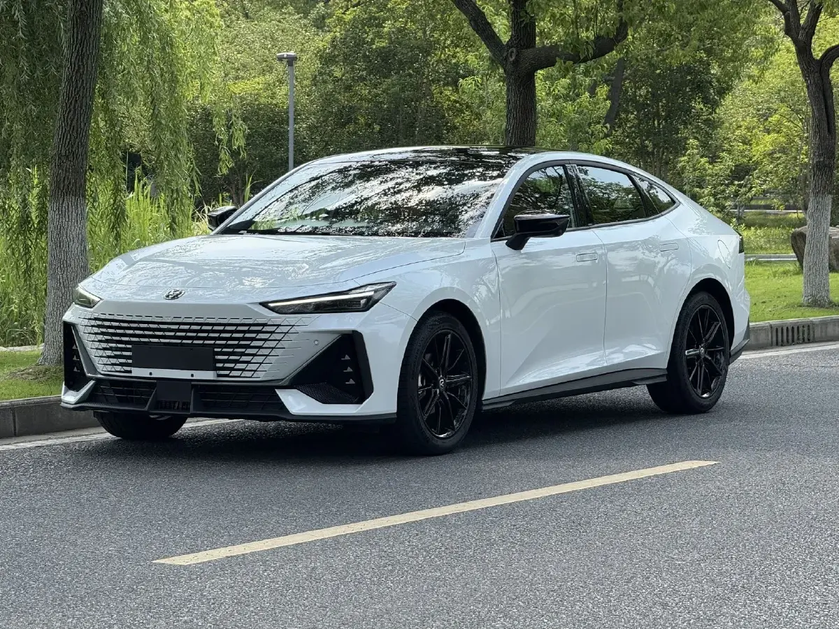 2022 ChangAn UNI-V 1.5T 188HP L4 7DCT