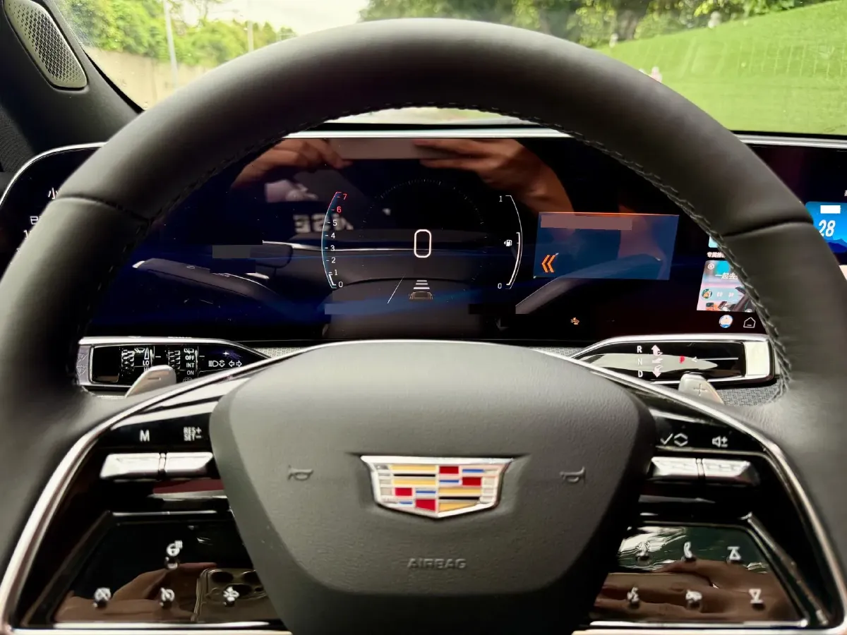 2025 Cadillac XT5 2.0T 237HP L4 9AT,autocango,china used car exporter,china ev exporter,chinese used car exporter,chinese used ev exporter