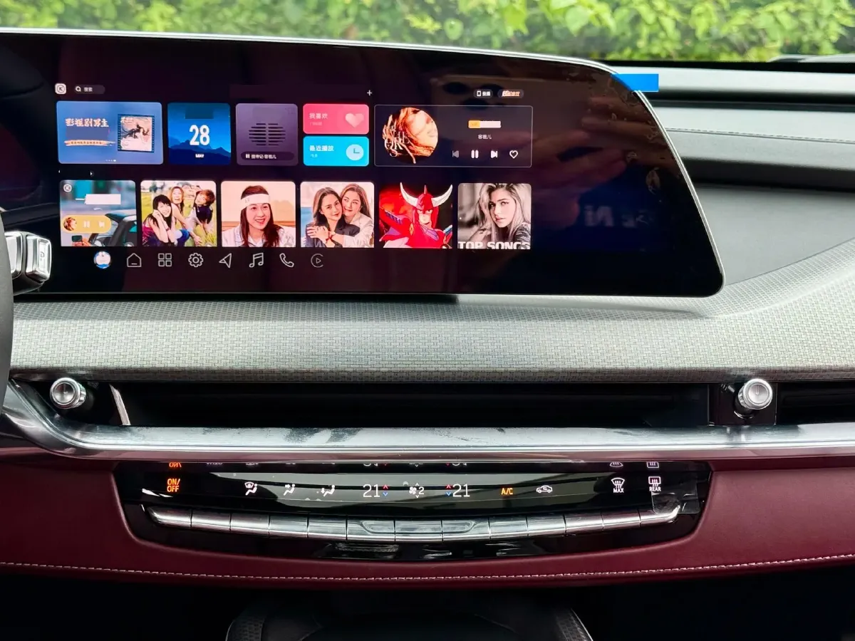 2025 Cadillac XT5 2.0T 237HP L4 9AT,autocango,china used car exporter,china ev exporter,chinese used car exporter,chinese used ev exporter