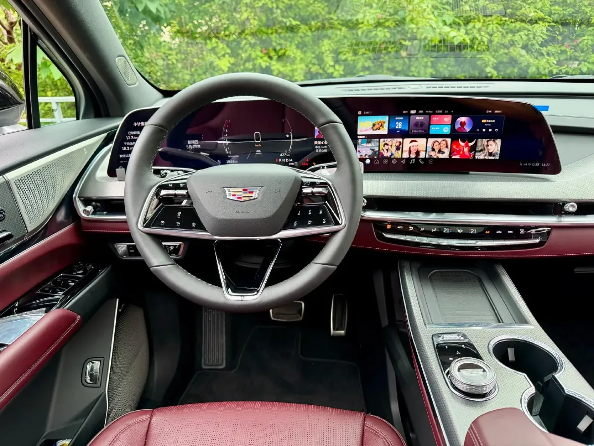 2025 Cadillac XT5 2.0T 237HP L4 9AT,autocango,china used car exporter,china ev exporter,chinese used car exporter,chinese used ev exporter