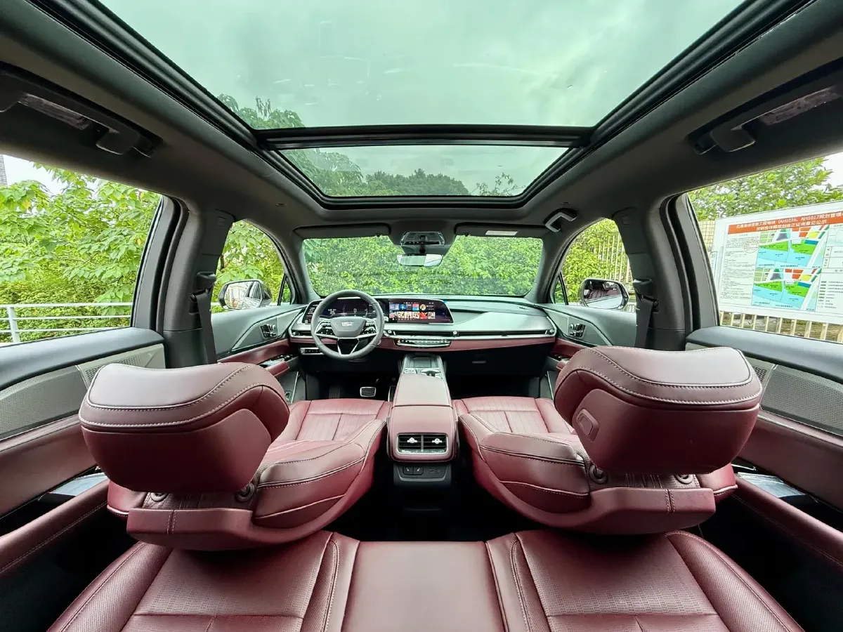 2025 Cadillac XT5 2.0T 237HP L4 9AT,autocango,china used car exporter,china ev exporter,chinese used car exporter,chinese used ev exporter