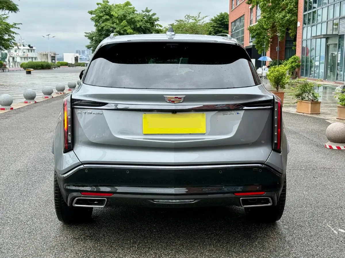 2025 Cadillac XT5 2.0T 237HP L4 9AT,autocango,china used car exporter,china ev exporter,chinese used car exporter,chinese used ev exporter