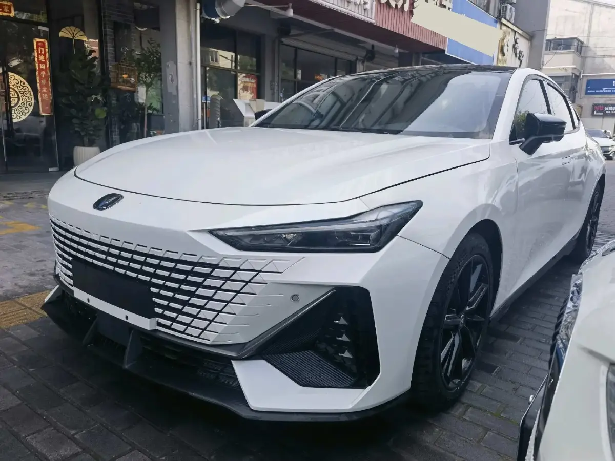 2022 ChangAn UNI-V 1.5T 188HP L4 7DCT