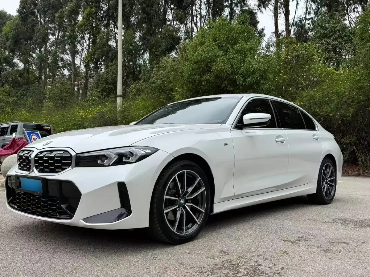 2025 BMW 3 Series 2.0T 184HP L4 8AT