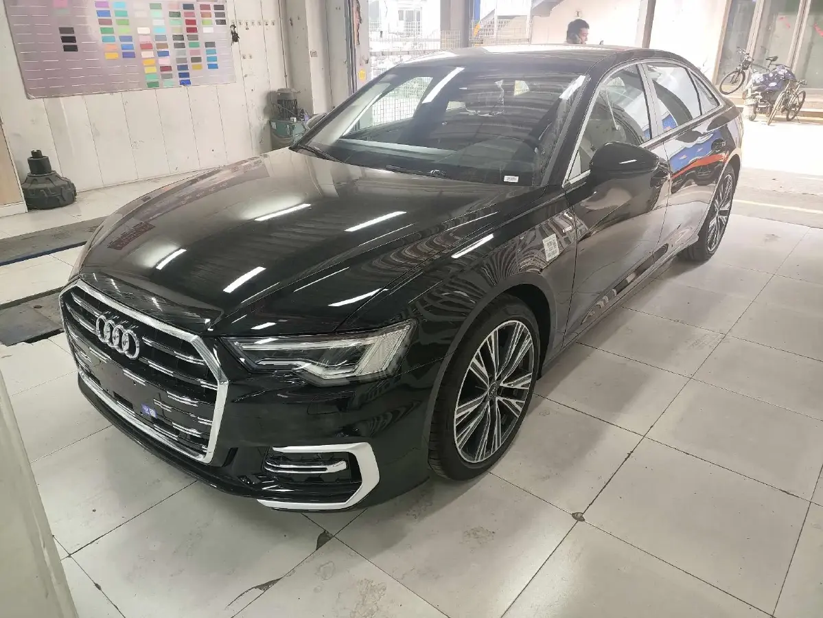 2025 Audi A6L 2.0T 190HP L4 7DCT