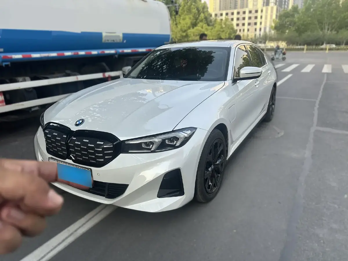 2024 BMW i3 BEV 70KWH