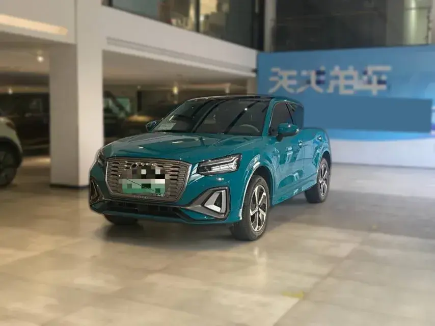 2022 Audi Q2L e-tron BEV 44.1KWH