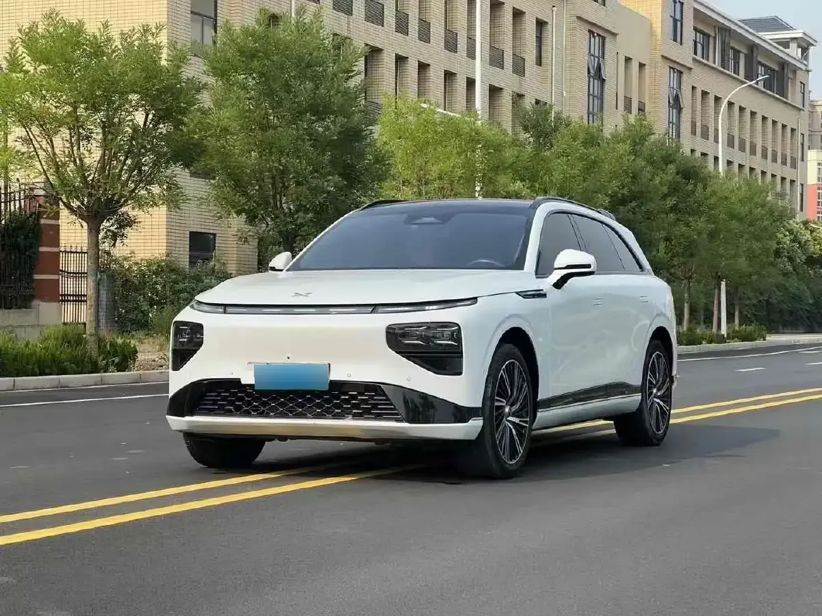 2022 Xpeng G9 BEV 98KWH