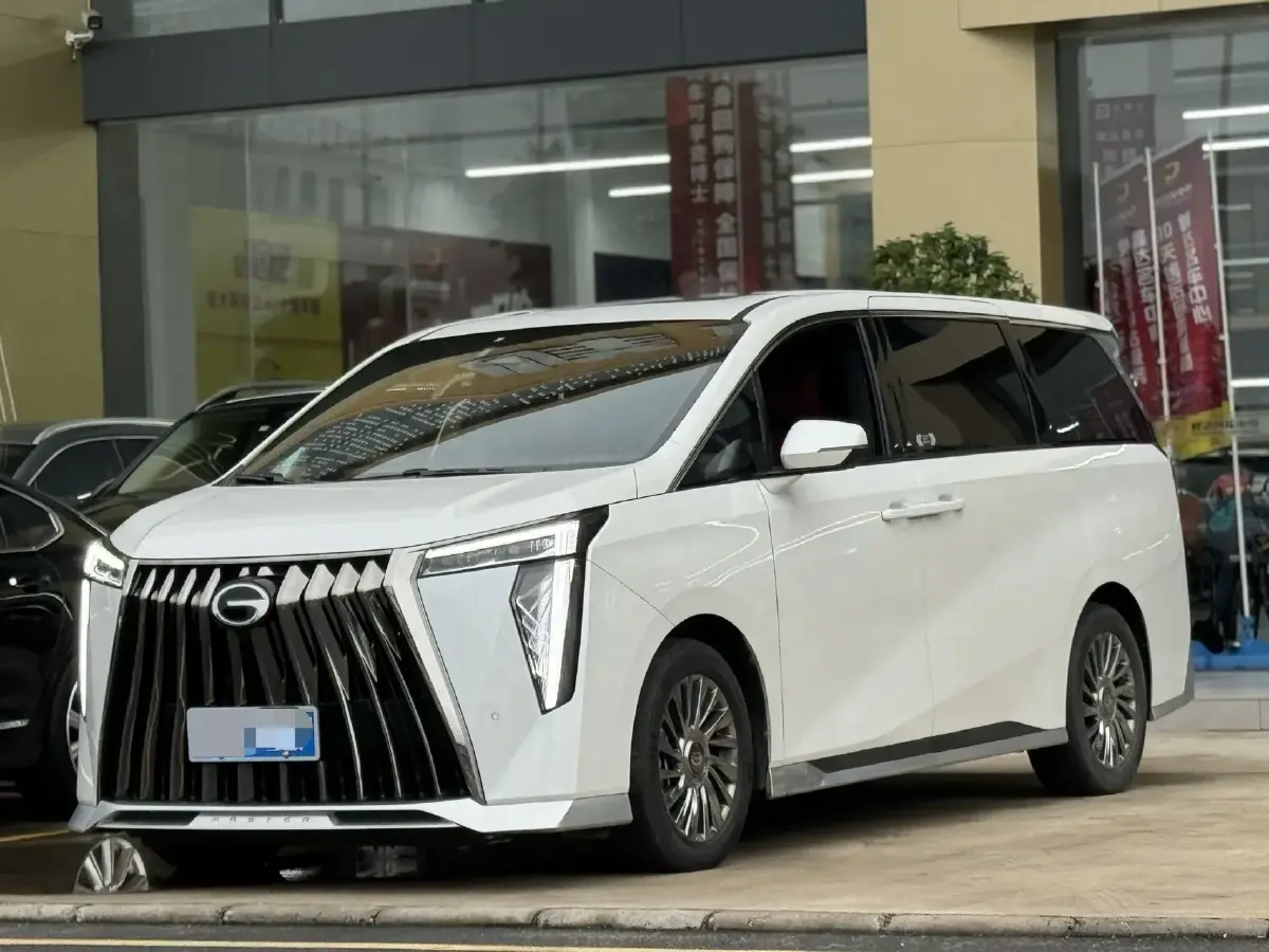 2023 GAC Trumpchi M8 2.0T 190HP L4 E-CVT Hybrid