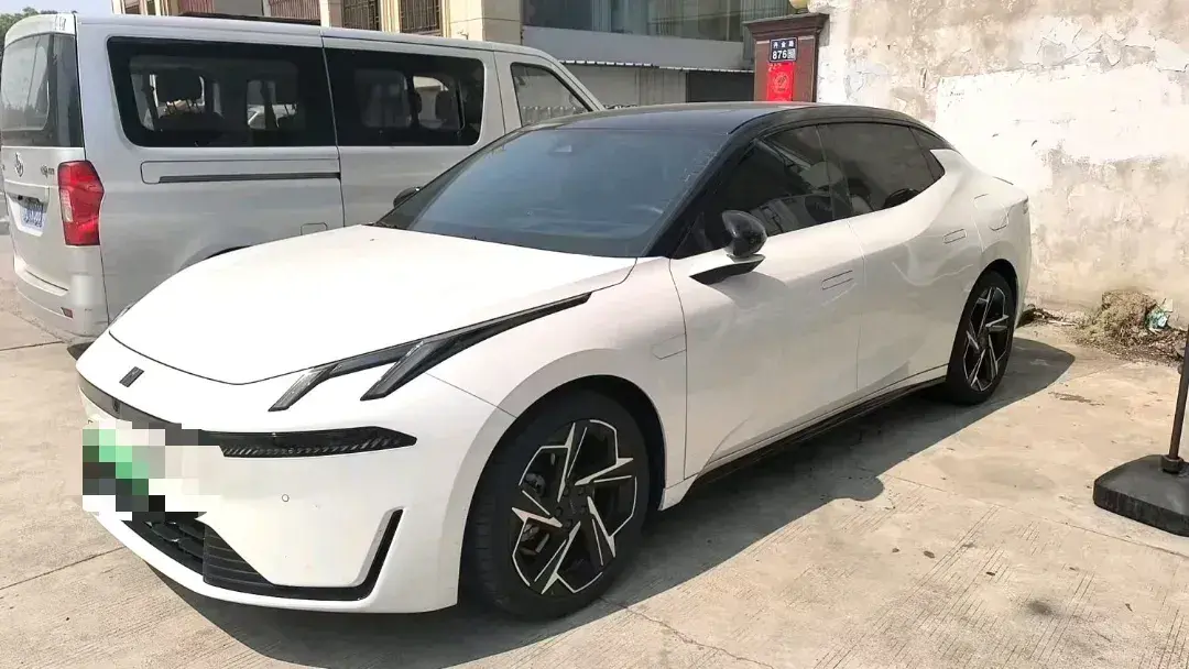 2024 LYNK&CO 07 EM-P 1.5T 163HP L4 3DHT PHEV 18.99KWH