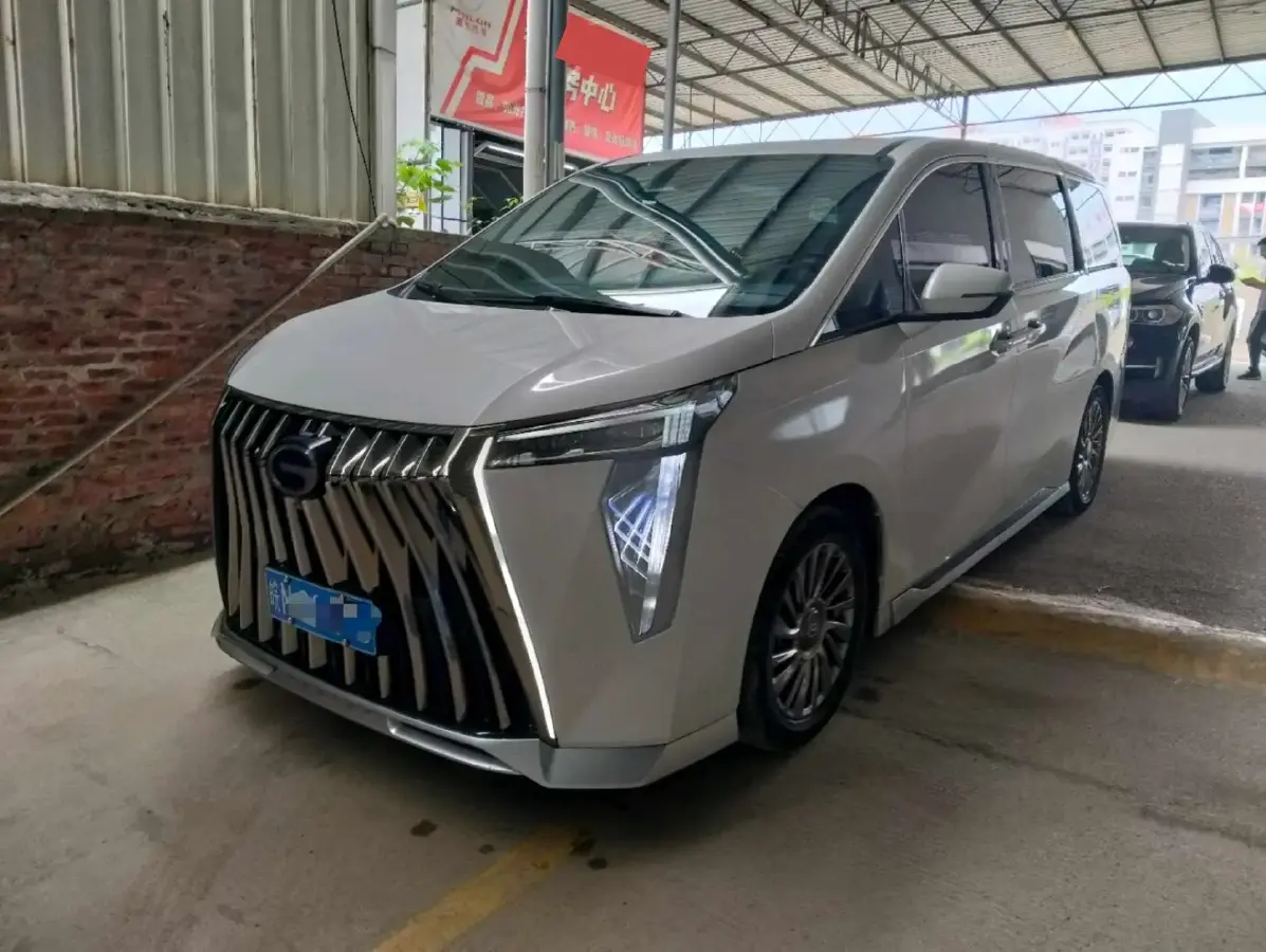 2023 GAC Trumpchi M8 2.0T 190HP L4 E-CVT Hybrid