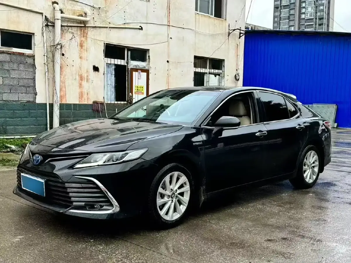 2021 Toyota Camry 2.5L 178HP L4 E-CVT Hybrid