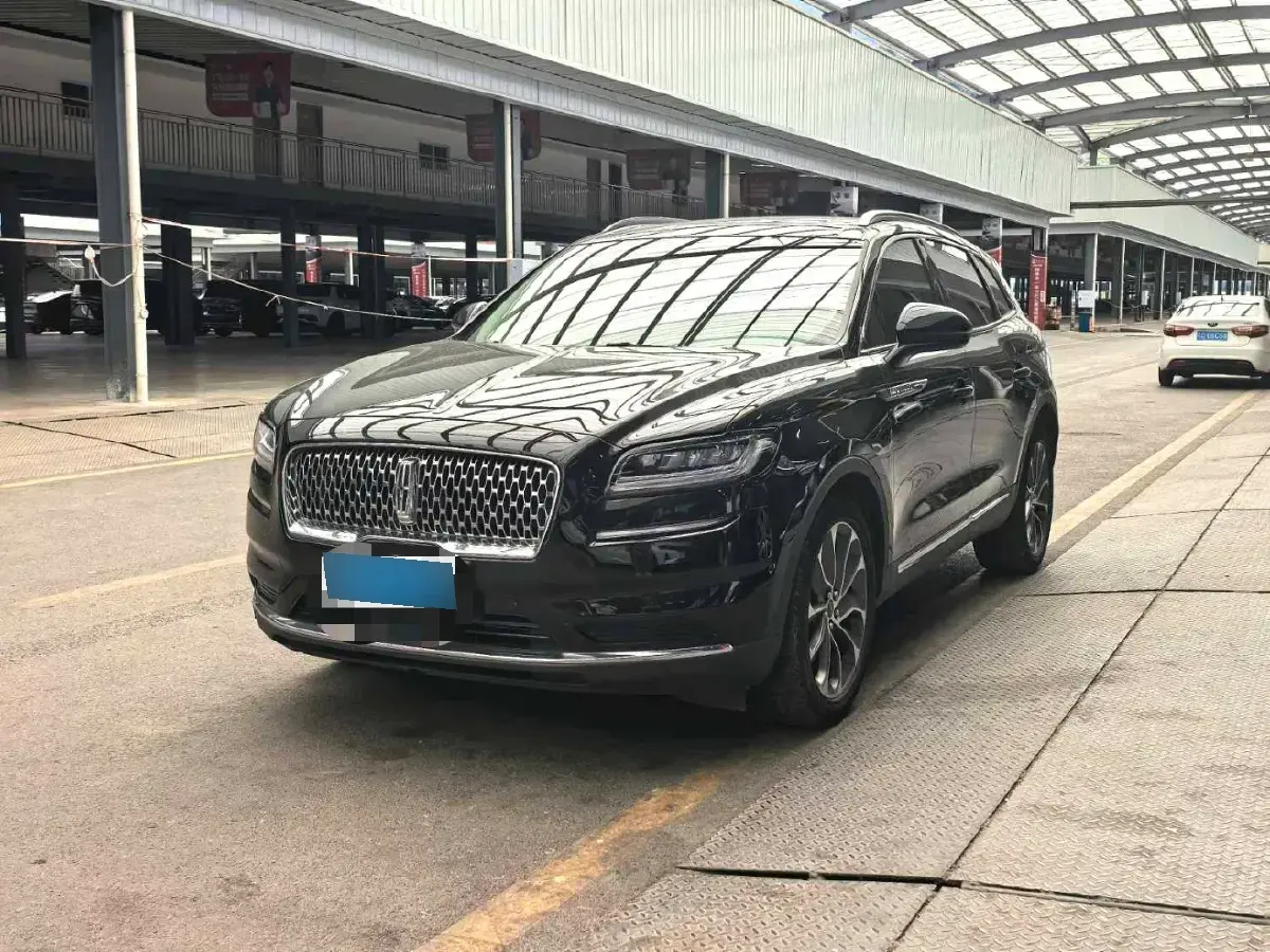 2021 Lincoln Nautilus 2.0T 245HP L4 8AT