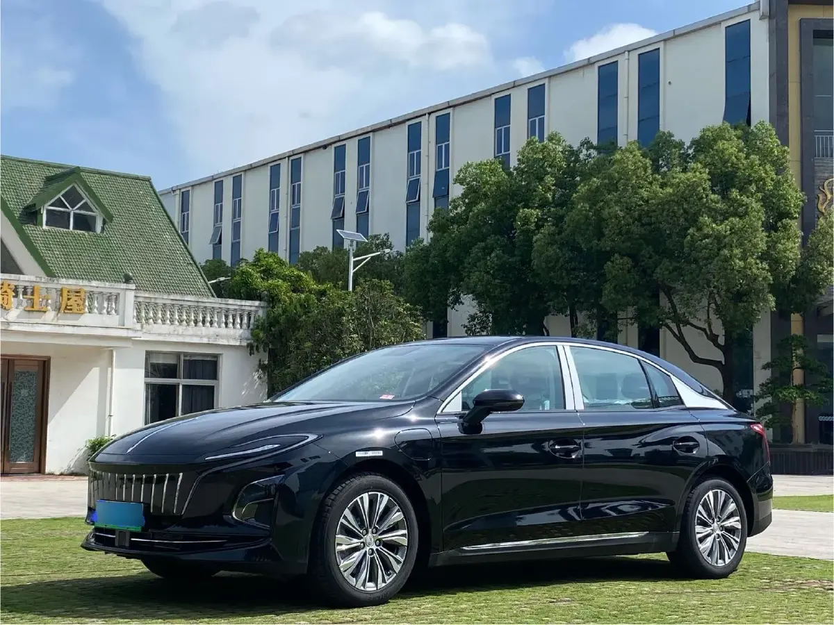 2024 HongQi E-QM5 BEV 60KWH