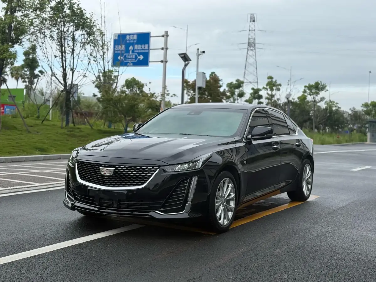 2022 Cadillac CT5 2.0T 237HP L4 10AT