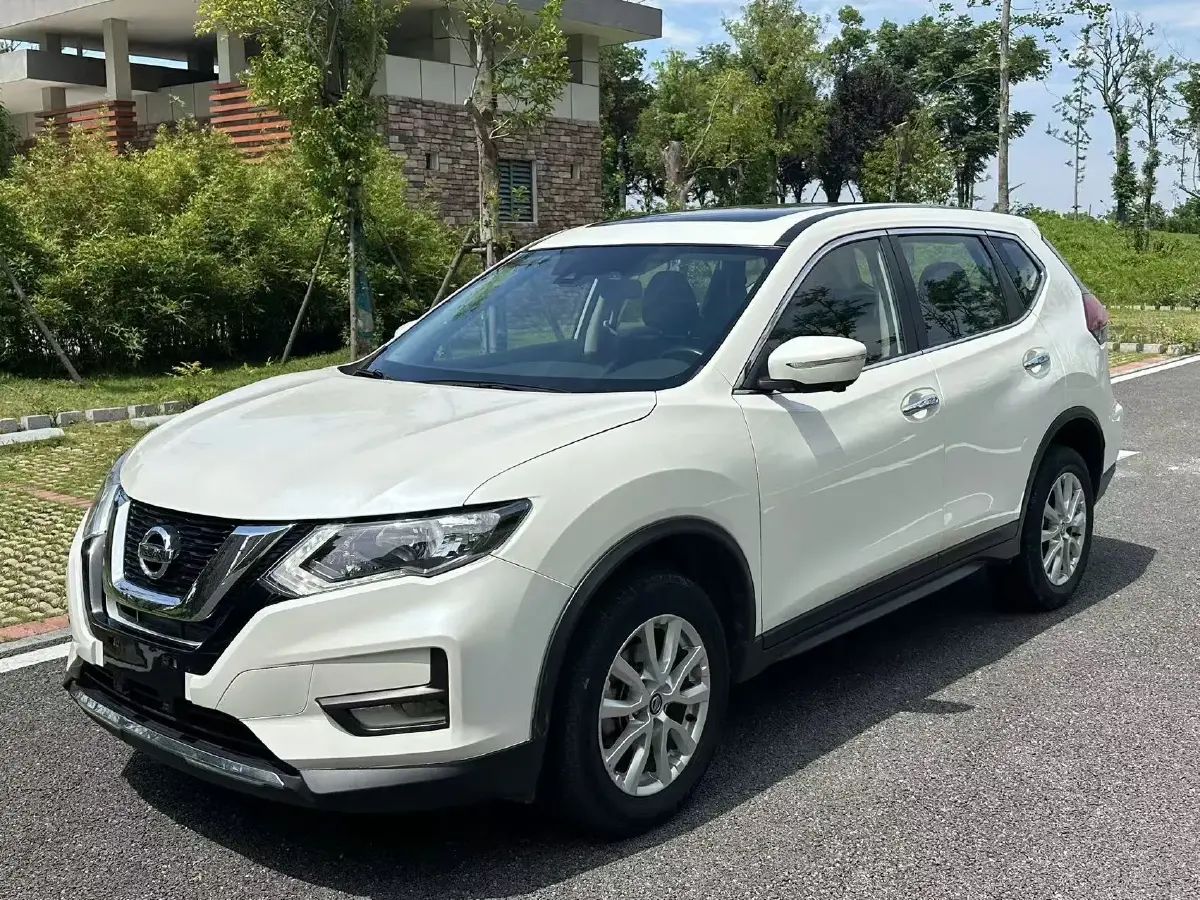2022 Nissan X-Trail 2.0L 151HP L4 CVT