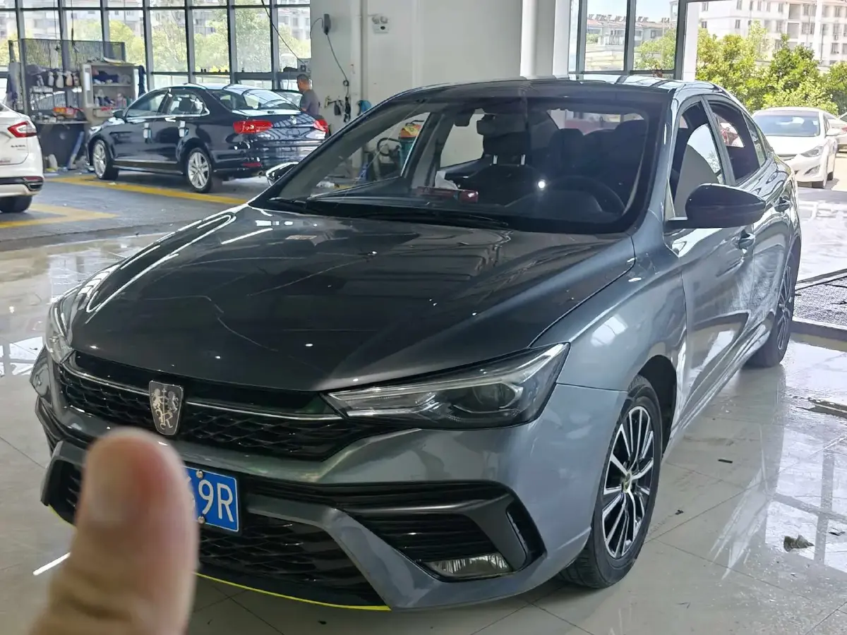 2021 Roewe i5 1.5L 120HP L4 CVT