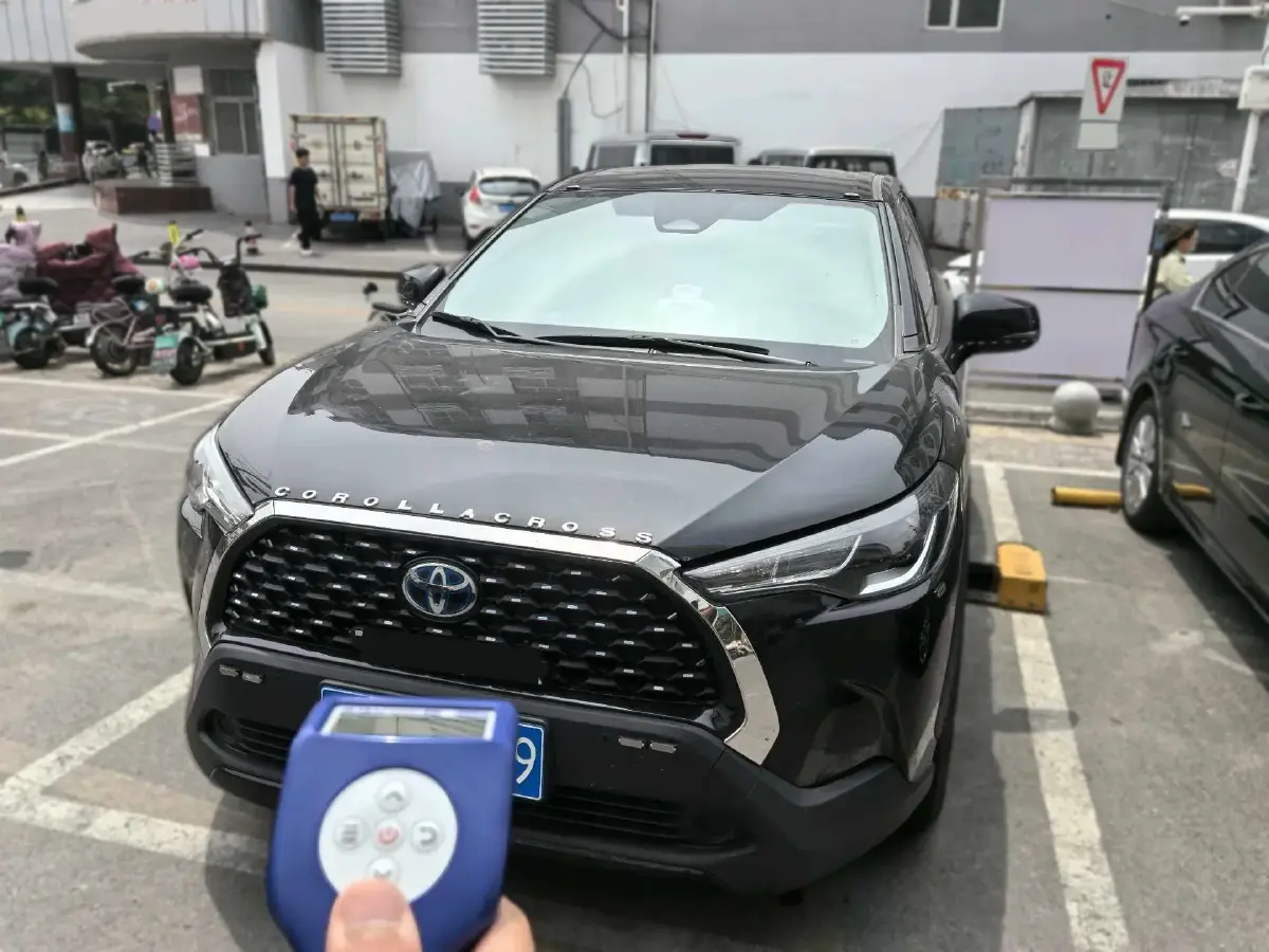 2023 Toyota Corolla Cross 2.0L 152HP L4 E-CVT Hybrid