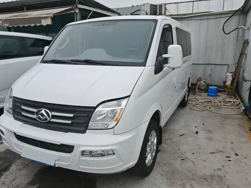 2023 MAXUS XinTu V80 2.0T 127HP L4 6AMT