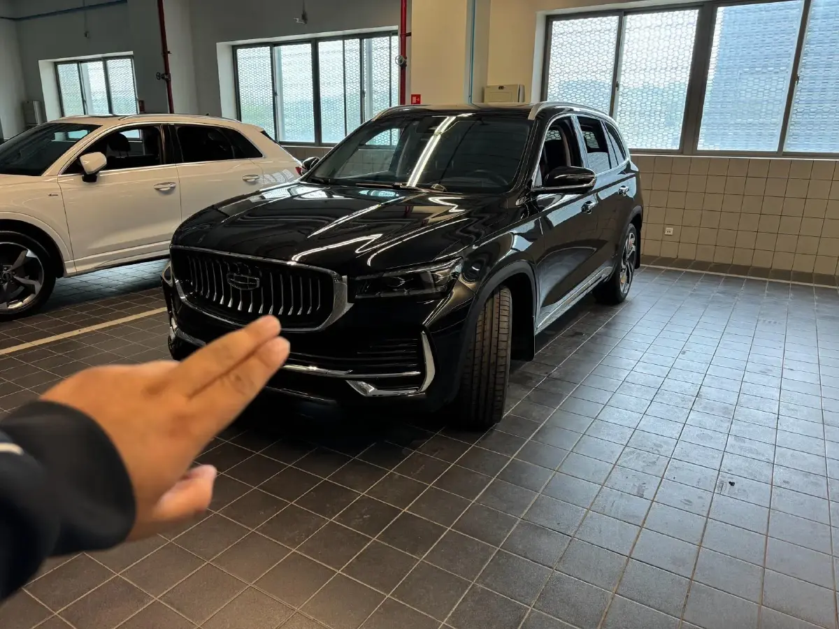 2023 Geely Monjaro 2.0T 238HP L4 8AT