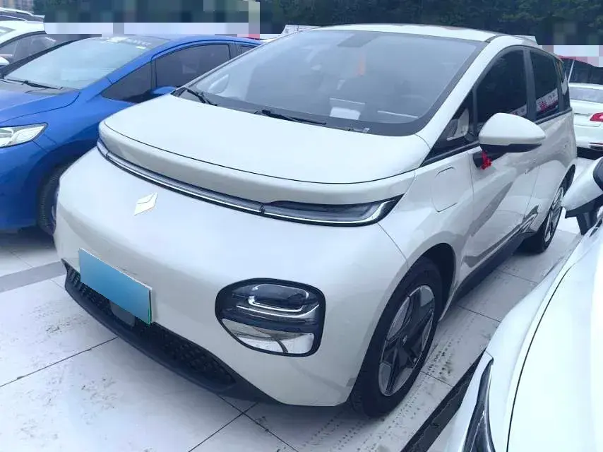 2023 BaoJun Cloud BEV 37.9KWH
