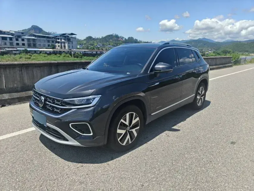 2023 Volkswagen Tayron 2.0T 186HP L4 7DCT