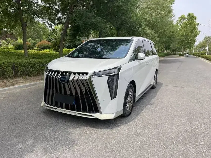 2023 GAC Trumpchi M8 2.0T 190HP L4 E-CVT Hybrid