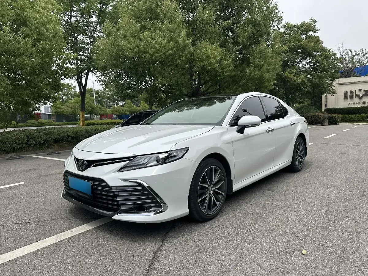 2021 Toyota Camry 2.5L 209HP L4 8AT