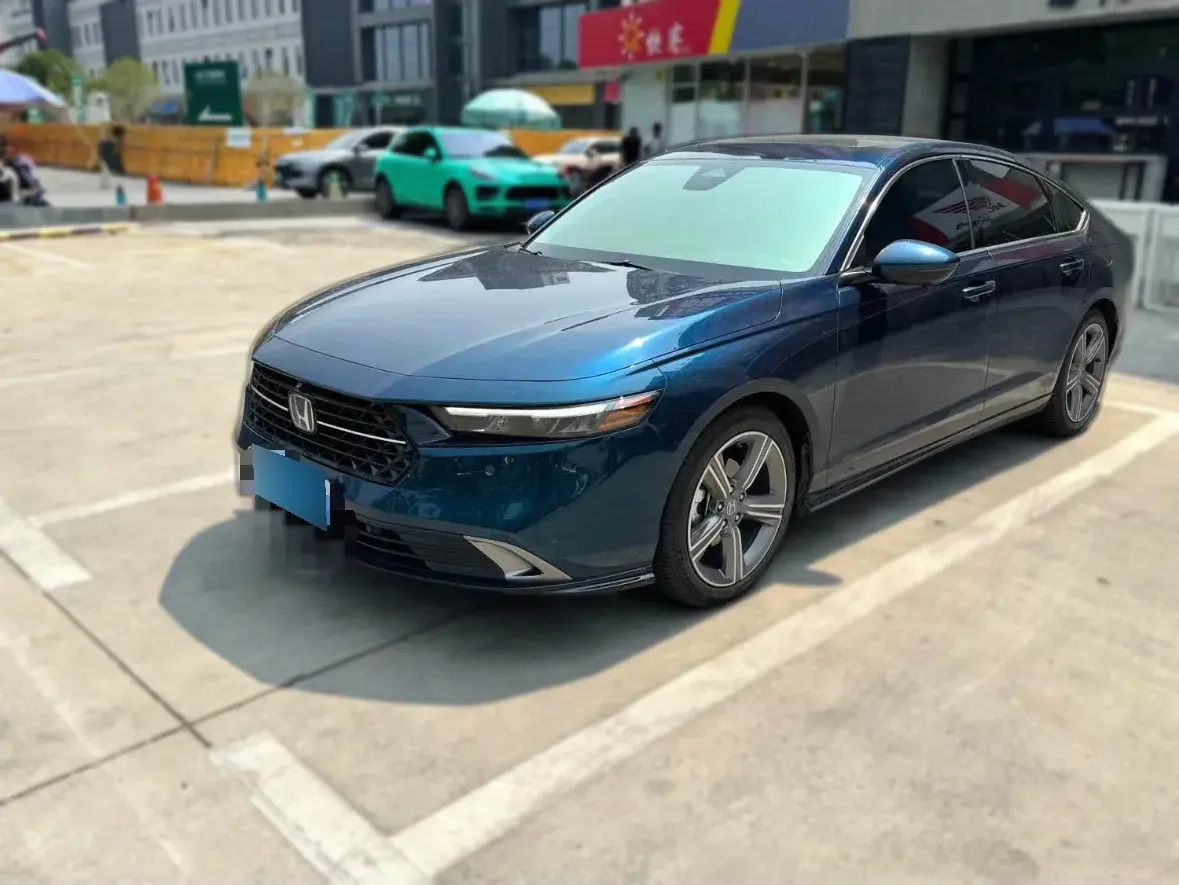 2023 Honda Accord 1.5T 192HP L4 CVT