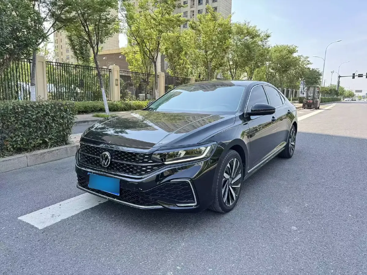 2022 Volkswagen Passat 2.0T 186HP L4 7DCT