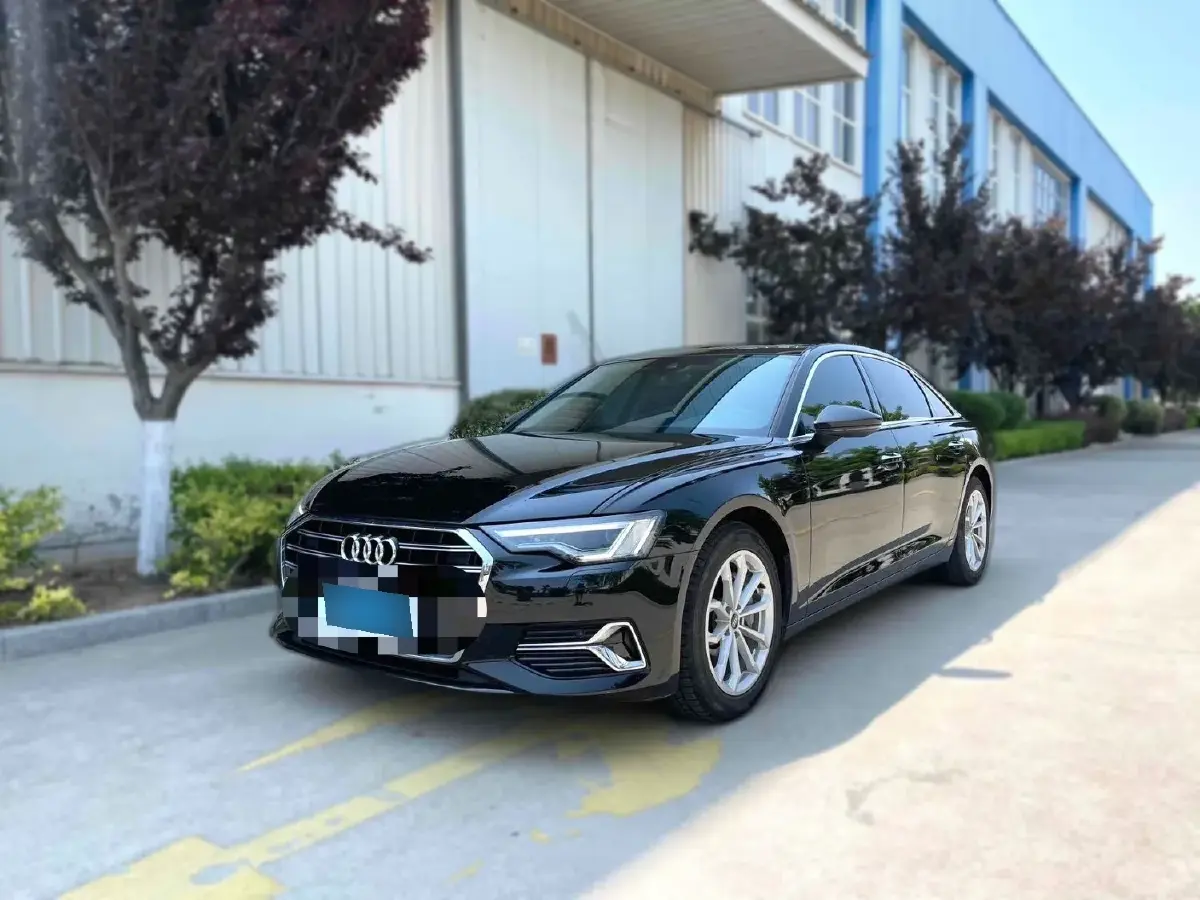 2023 Audi A6L 2.0T 190HP L4 7DCT