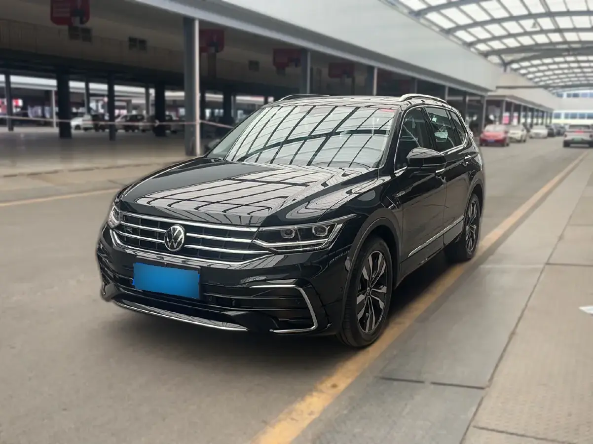 2024 Volkswagen Tiguan L 2.0T 186HP L4 7DCT