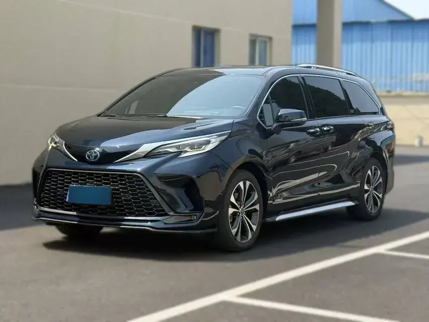 2023 Toyota Granvia 2.5L 189HP L4 E-CVT Hybrid