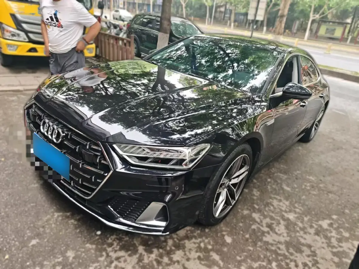 2024 Audi A7L 2.0T 245HP L4 7DCT