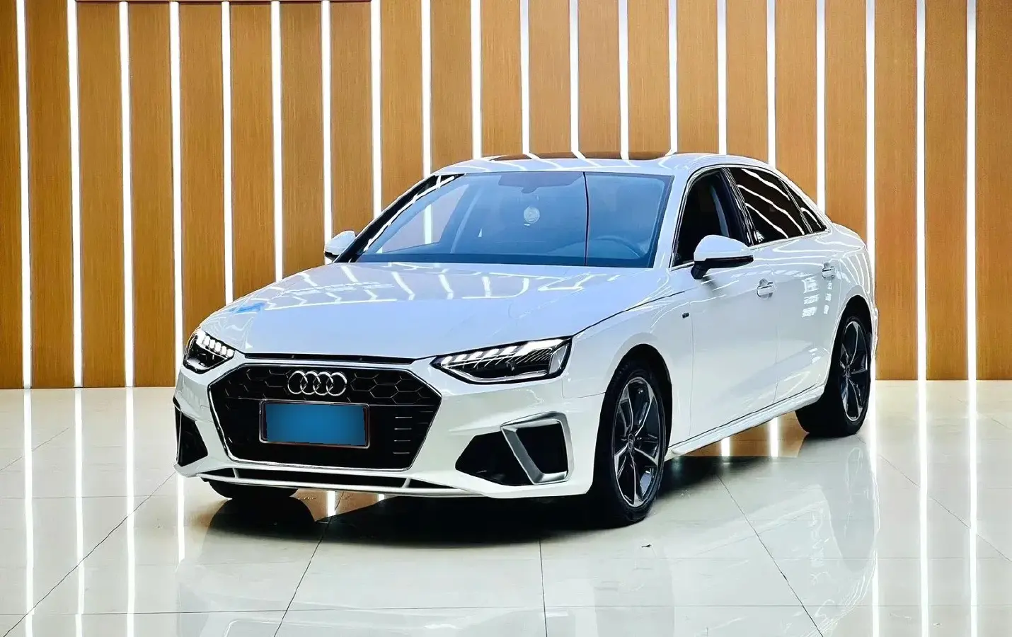 2022 Audi A4L 2.0T 190HP L4 7DCT