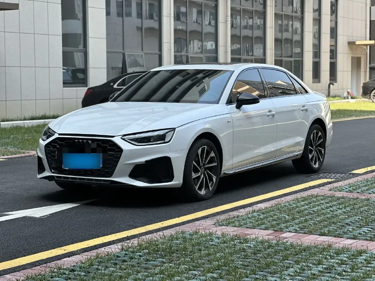 2023 Audi A4L 2.0T 190HP L4 7DCT