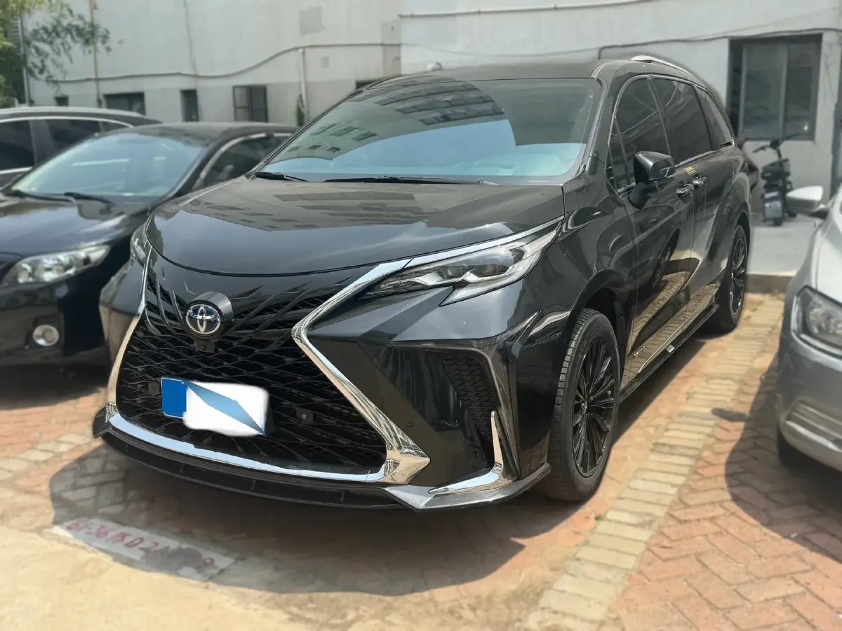 2021 Toyota Sienna 2.5L 192HP L4 E-CVT Hybrid