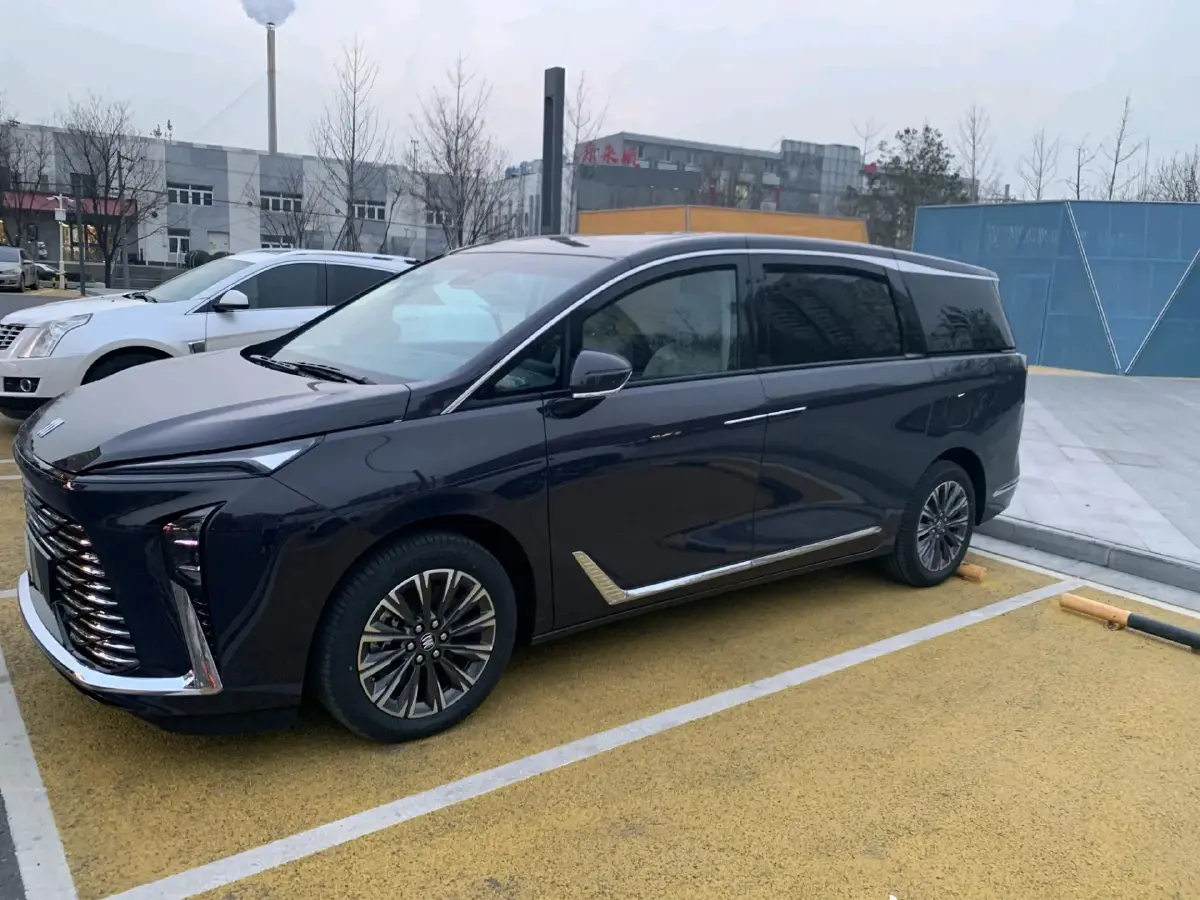 2025 Buick GL8 2.0T 237HP L4 9AT