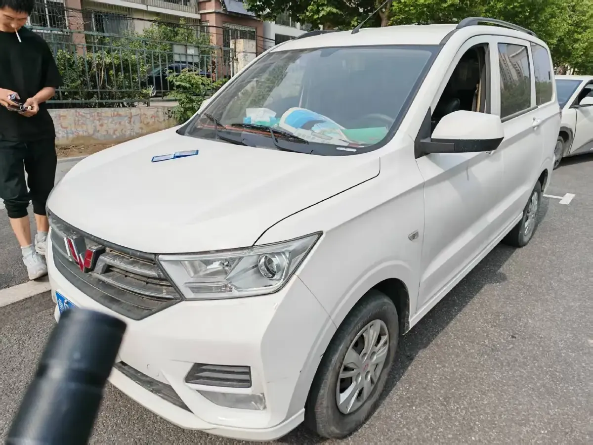 2021 WuLing HongGuang 1.5L 99HP L4 6MT