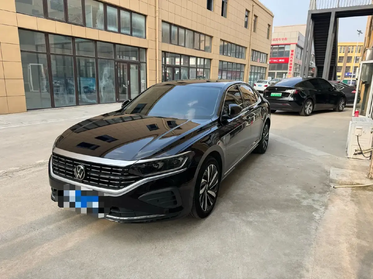 2024 Volkswagen Passat 2.0T 220HP L4 7DCT