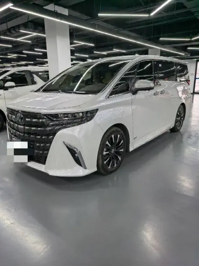 2024 Toyota Alphard 2.5L 190HP L4 E-CVT Hybrid