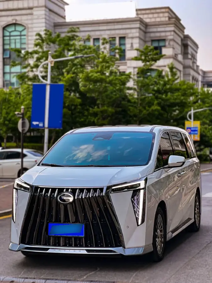 2023 GAC Trumpchi M8 2.0T 190HP L4 E-CVT Hybrid