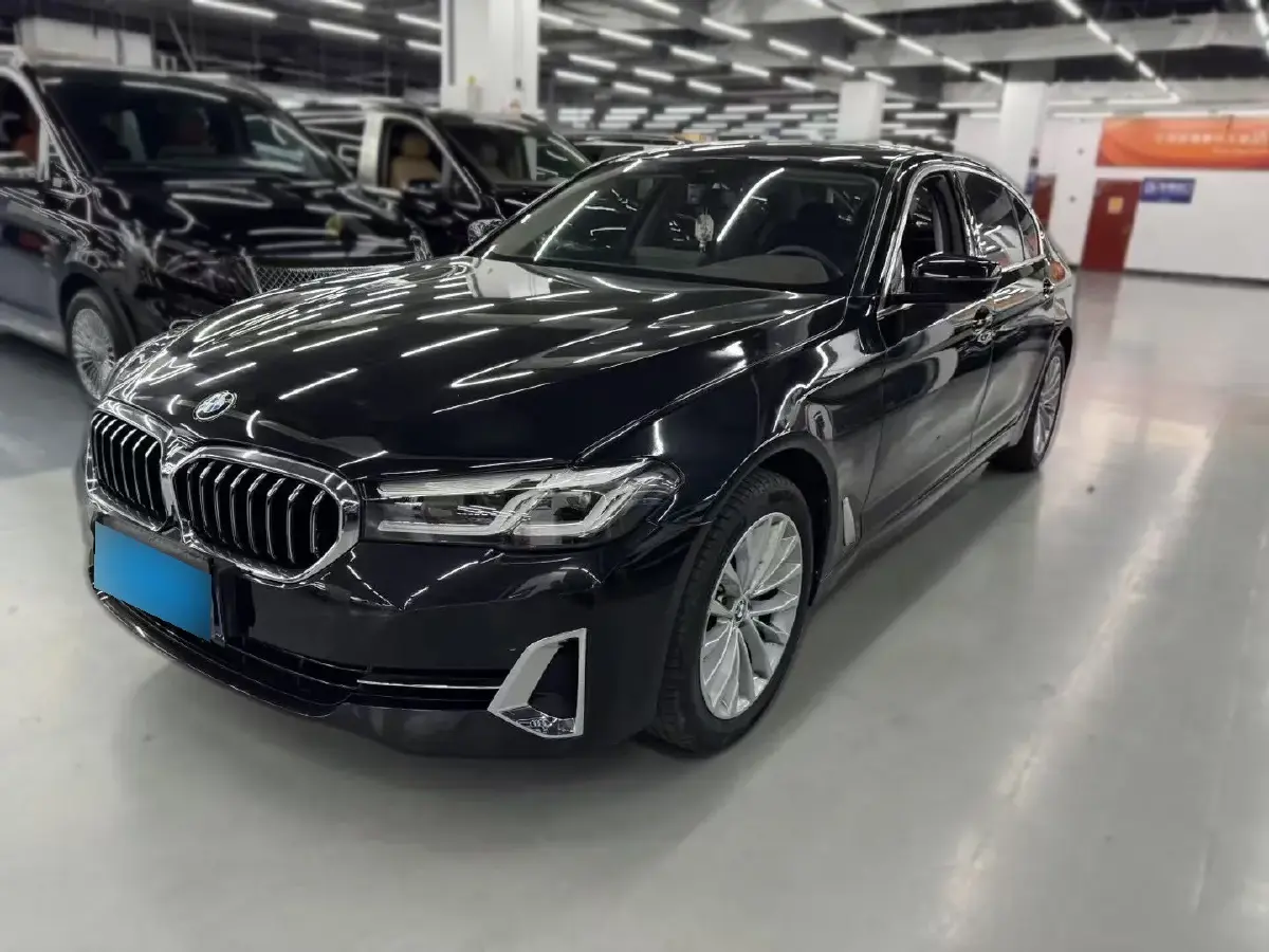 2022 BMW 5 Series 2.0T 184HP L4 8AT