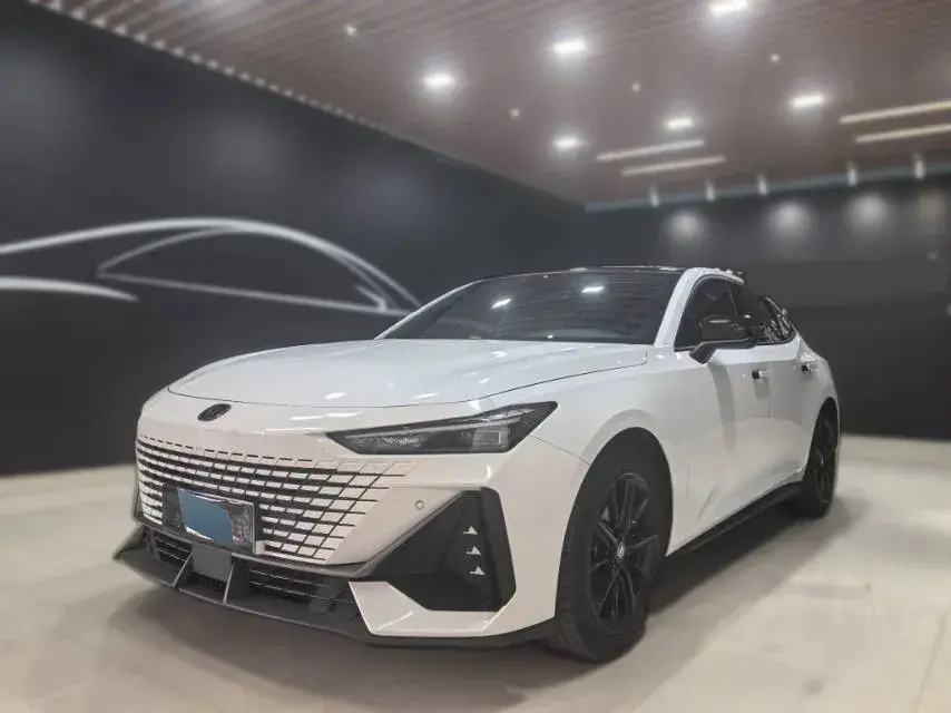 2022 ChangAn UNI-V 1.5T 188HP L4 7DCT