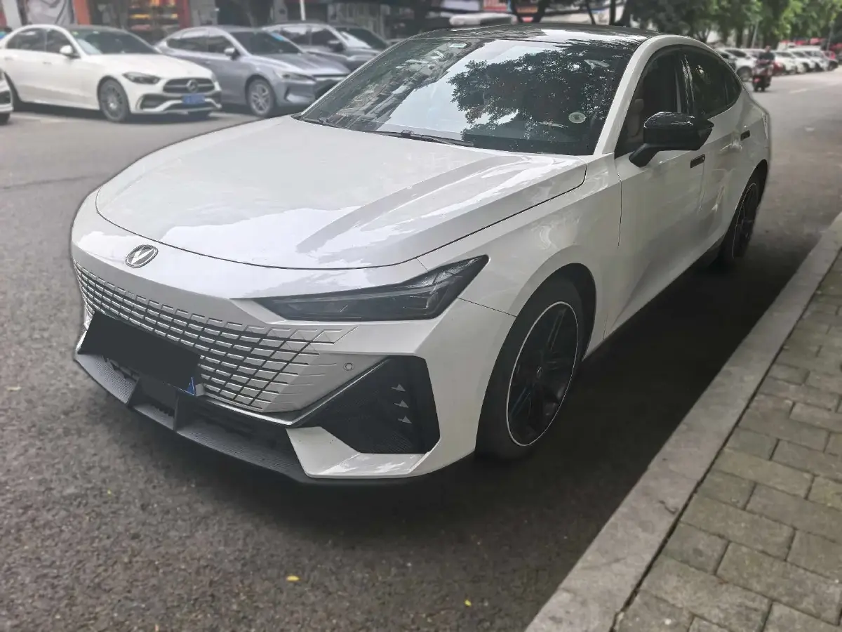 2022 ChangAn UNI-V 1.5T 188HP L4 7DCT