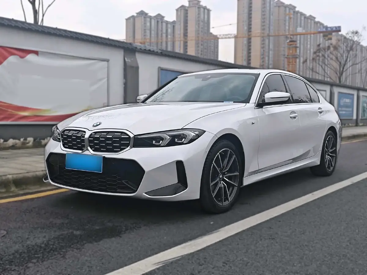 2024 BMW 3 Series 2.0T 184HP L4 8AT