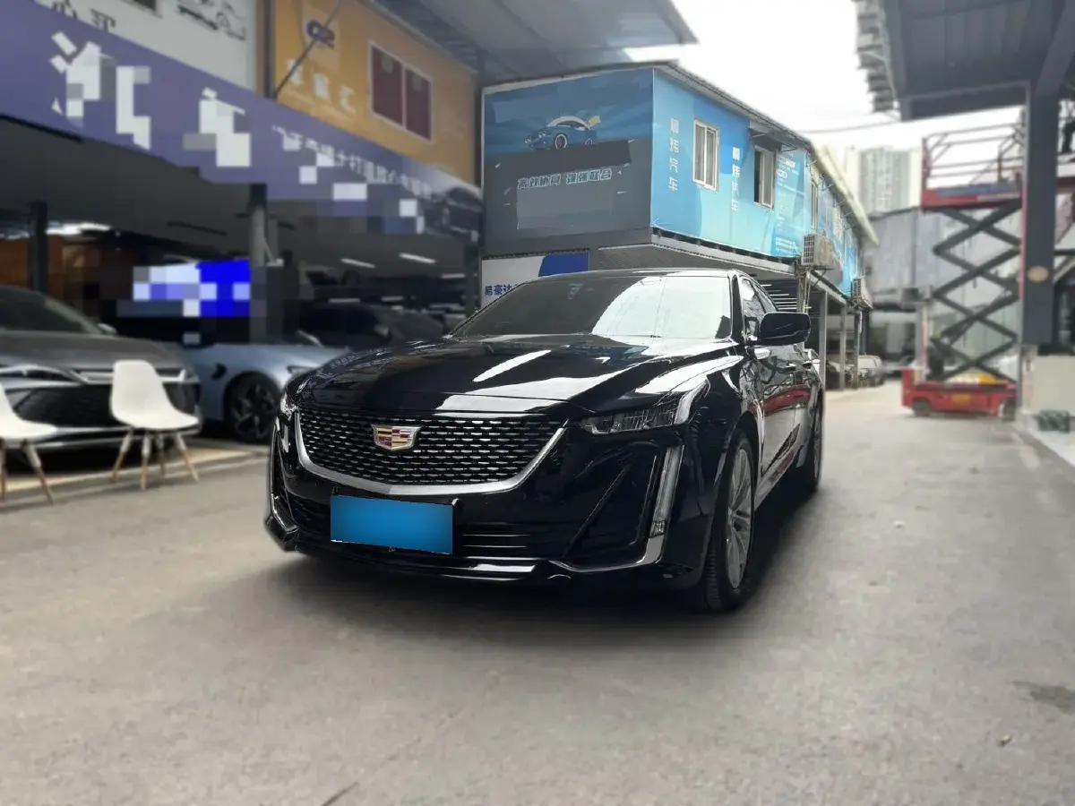 2022 Cadillac CT5 2.0T 237HP L4 10AT