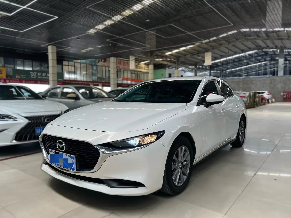 2022 Mazda 3 Axela 2.0L 158HP L4 6AT