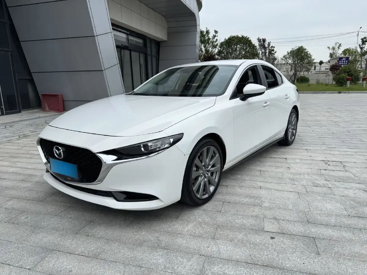 2021 Mazda 3 Axela 2.0L 158HP L4 6AT